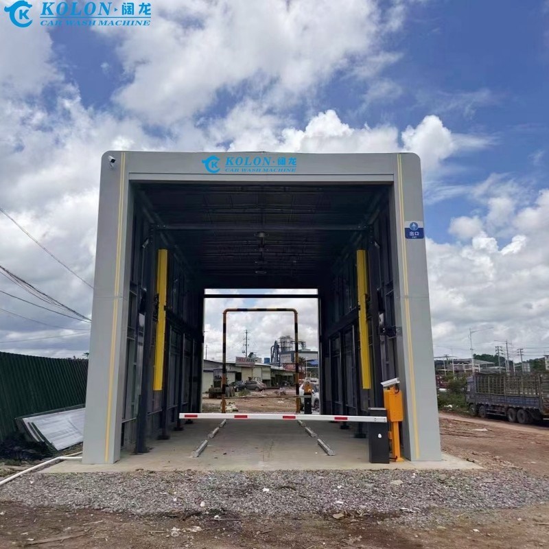 La machine à laver pour bus Kolon 67kw avec bouton d'arrêt de sécurité et vitesse maximale de lavage 7 bus/h